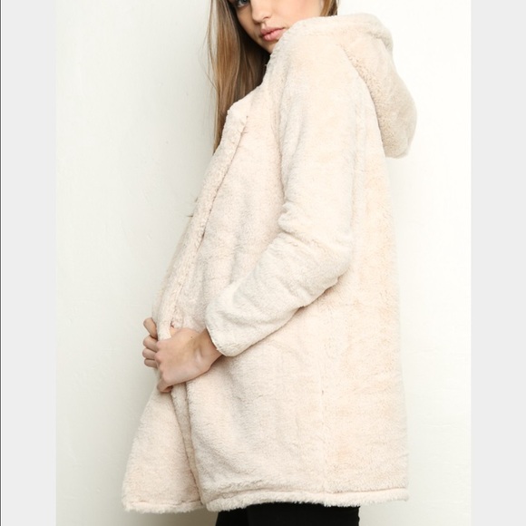 ❌SOLD❌NWOT Sandra Fur Coat - Picture 2 of 3