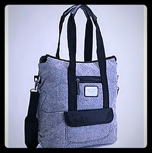 S O L D ! ! ! !    RARE Lululemon Overnight Bag