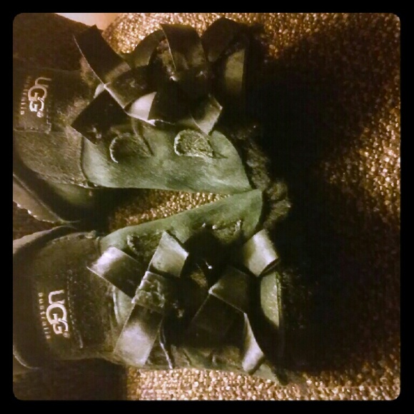 Toddler bailey bow uggs