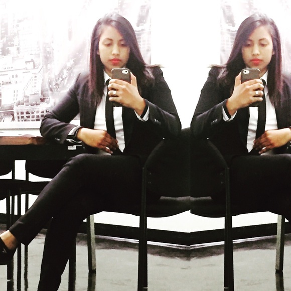 Meet your Posher, Samantha - Picture 2 of 3