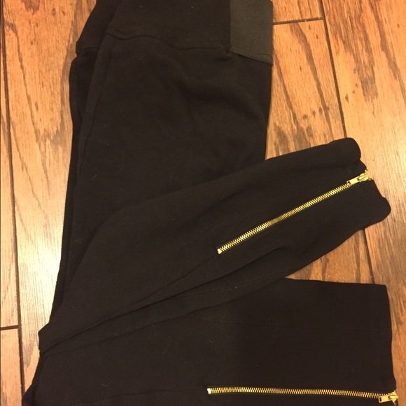 Black leggings