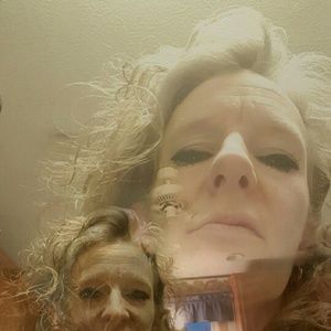 Meet your Posher, Lauri