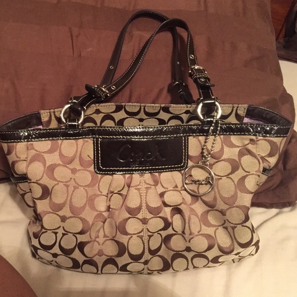 Coach purse in excellent condition.