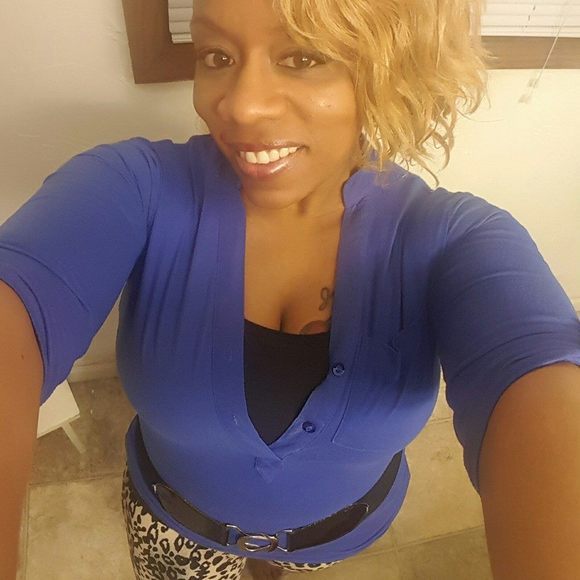 Meet your Posher, Dominique - Picture 1 of 1