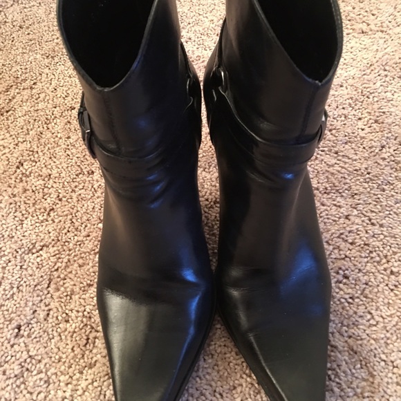 Antonio Melani leather booties size 7 1/2