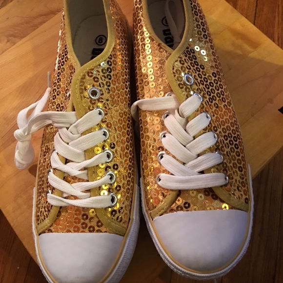 Gold Glitter tennis shoes