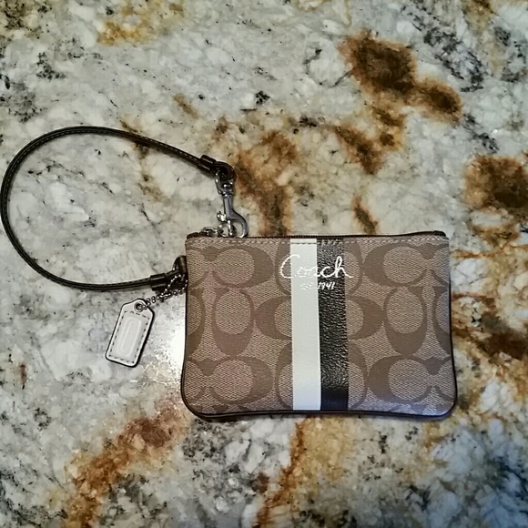 Adorable Coach Wristlet