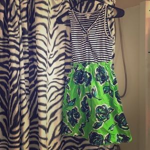 I'm selling a kids dress