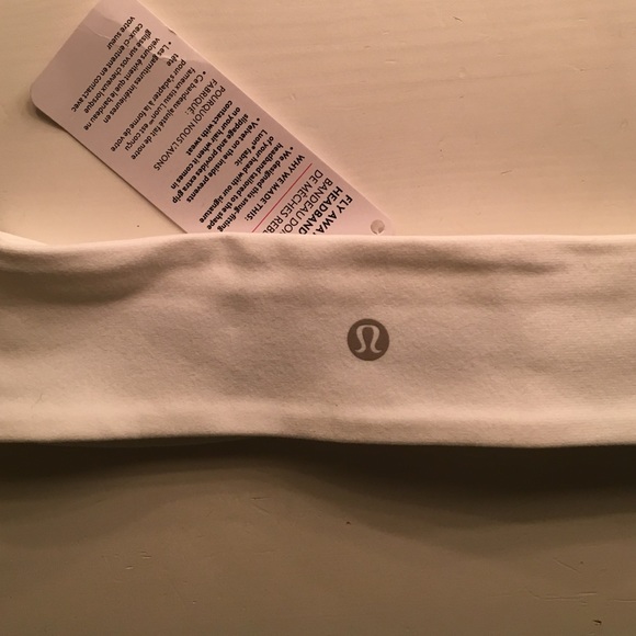 NWT lulu lemon fly away tamer headband 2.0