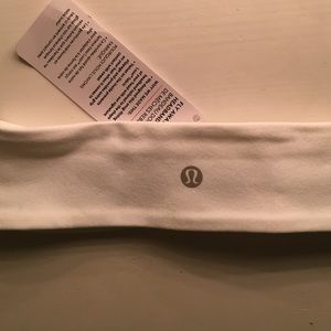 NWT lulu lemon fly away tamer headband 2.0