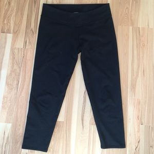 Fabletics Salar Capri Leggings