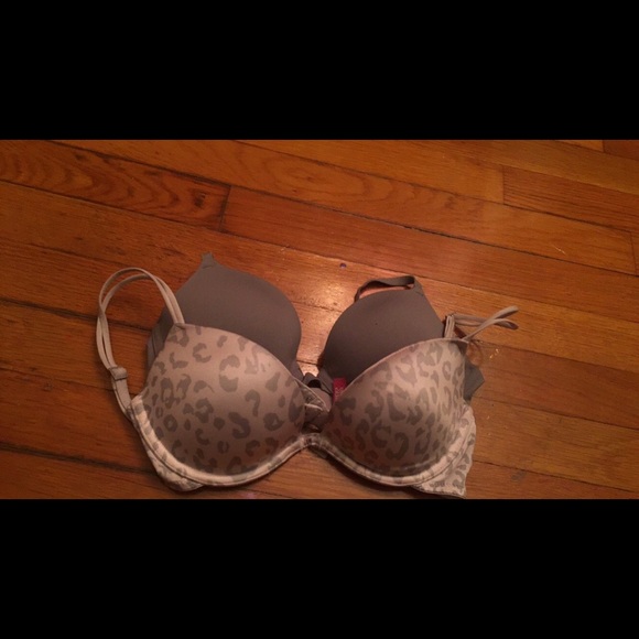 Victoria secret bra bundle (SOLD ON Ⓜ️ERCARI) - Picture 1 of 4