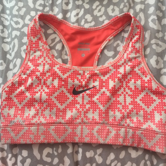 SPORTS BRA