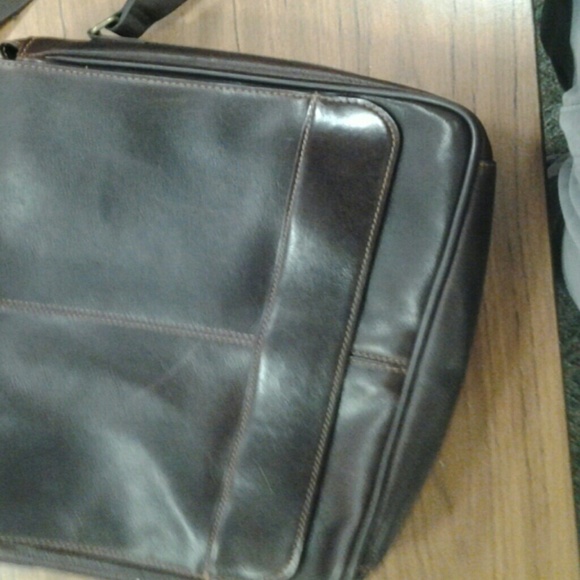 Wilsons leather 2015 rugged messenger bag