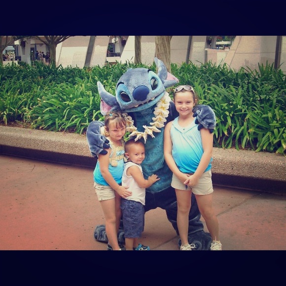 Welcome to my closet! Thank you for Shopping By😘 - Picture 2 of 3