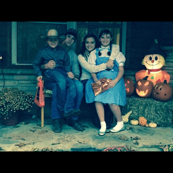 Welcome to my closet! Thank you for Shopping By😘 - Picture 3 of 3