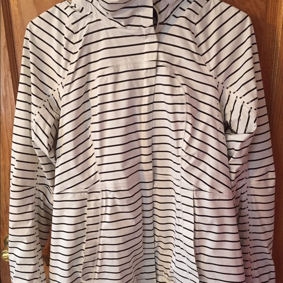 Like new striped lulu lemon jacket with hood