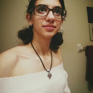 Meet your Posher, Anissa