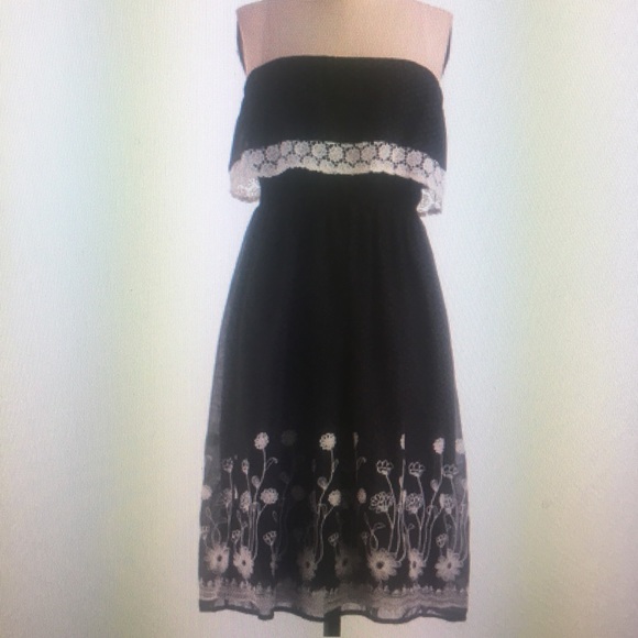 ❤️HOST PICK❤️ NWOT Moon Collection strapless dress - Picture 4 of 4