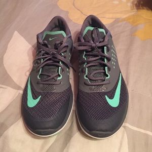 Nike Women's Fitsole Sz 9
