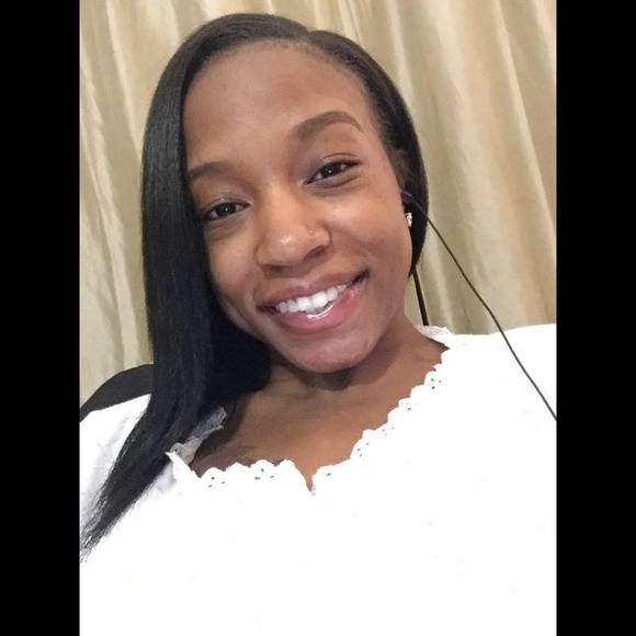 Meet your Posher, Lakeisha - Picture 1 of 1