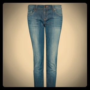 **SOLD**MANGO JEANS. Never Worn. US Size 6.