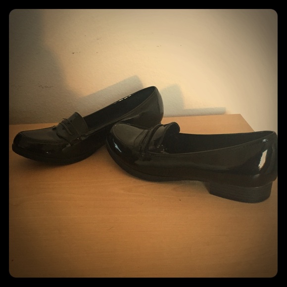 Black flats