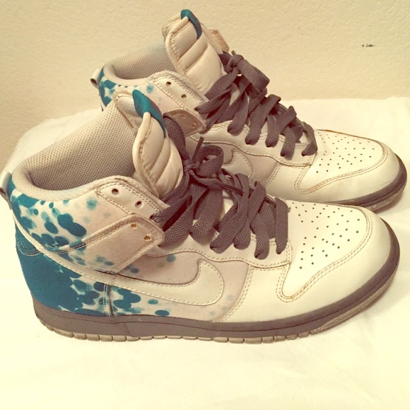 Women's Nike shoes