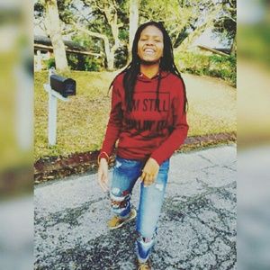 Meet your Posher, Akiera