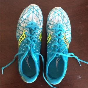 Saucony Shay XC Spike running shoesfit sizes 8-8.5