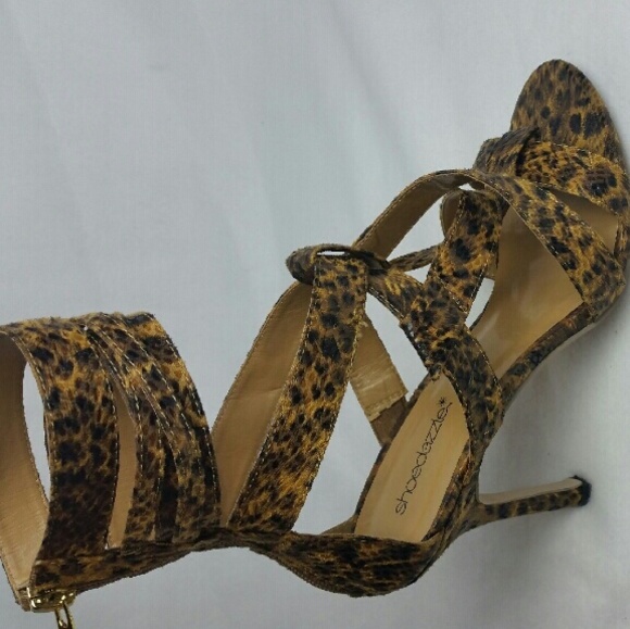 Women's size 8 Orange & Black high heel shoe