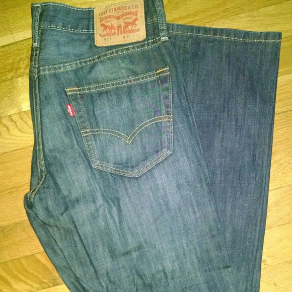 Levi's