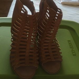 Mossimo brown caged sandal