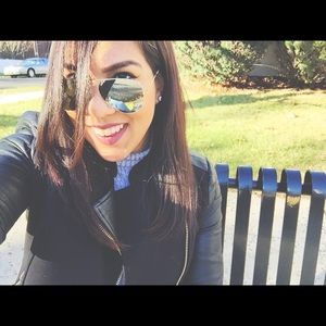 Meet your Posher, Clarissa