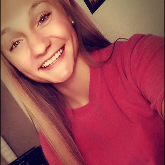 Meet your Posher, Kayla - Picture 1 of 1