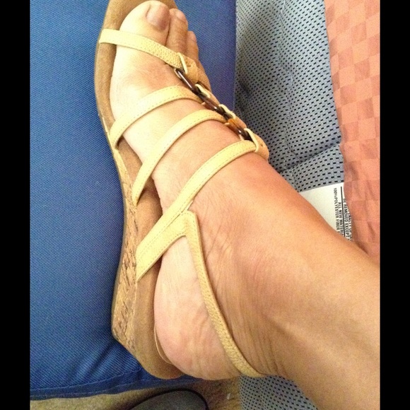 Sandals - Picture 3 of 3