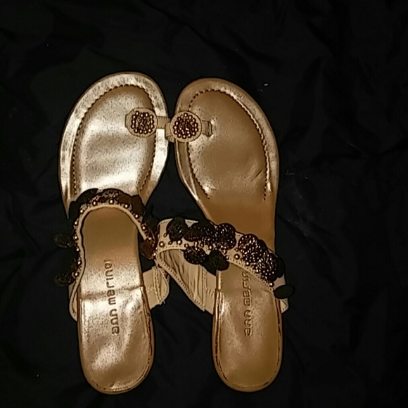 Cute wedges with bangles