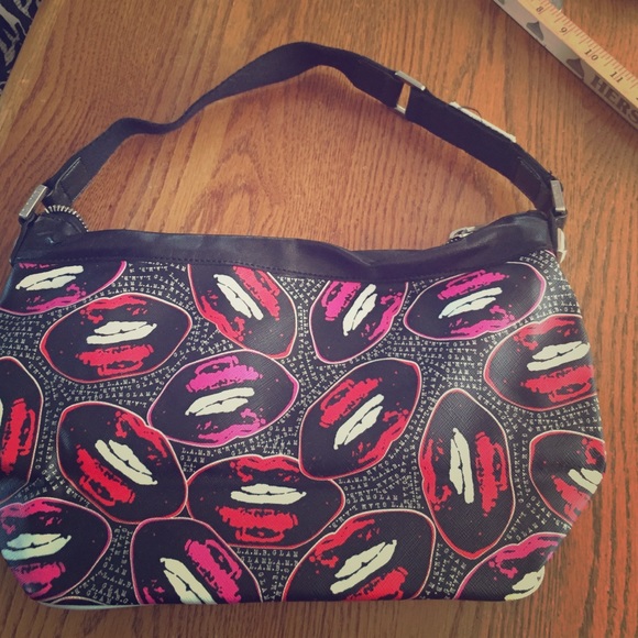 LAMB lips hobo