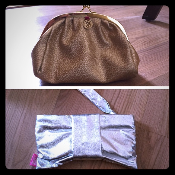 😍Two Victoria's Secret make up bags! 😍 - Picture 1 of 4