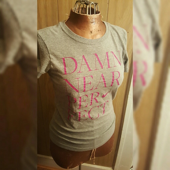 Nike Graphic Tee - Picture 1 of 1