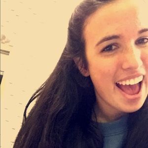 Meet your Posher, Alyssa