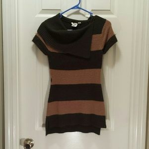 Derek Heart Green and Tan Sweater