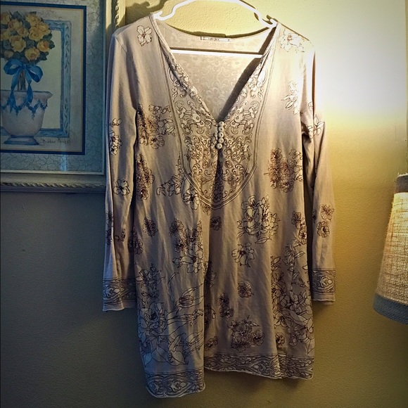 Darling Blouse - Picture 2 of 2