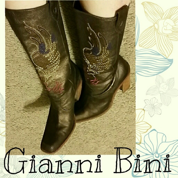 ❌sold Gianni Bini beautiful embroidered boots