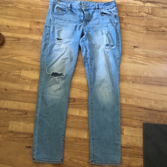 Destroyed American Eagle Skinny Jean!