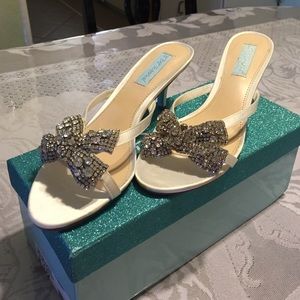 BETSEY JOHNSON Sandals