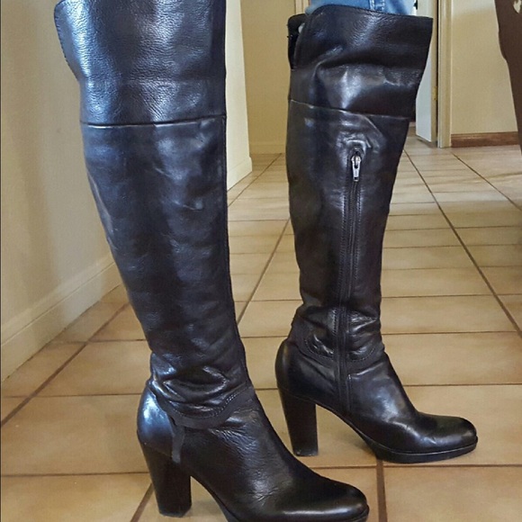 Black learher boots