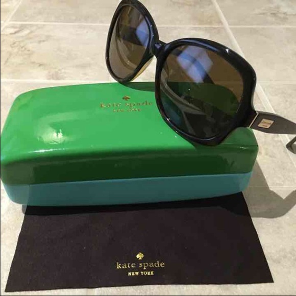 💥💥💥SOLD💥💥💥💥Kate Spade Sunglasses