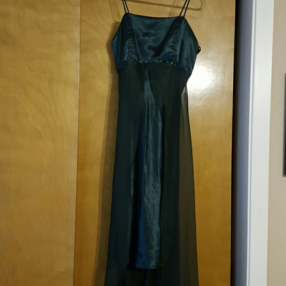 Dress - Picture 3 of 3