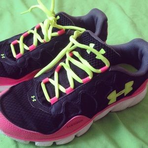 Under Armour woman's sneaker